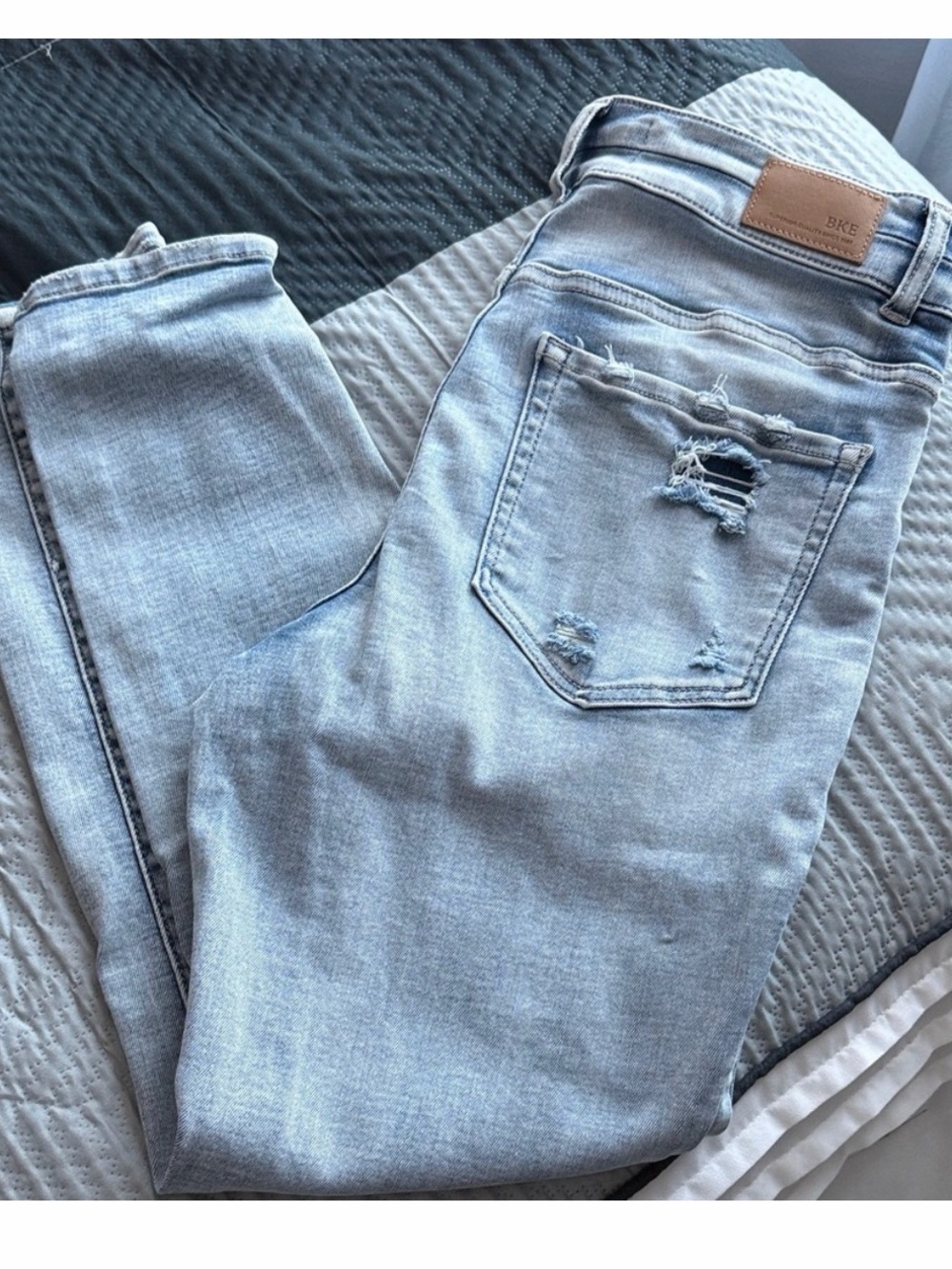 BKE Parker Light Wash Women’s Jeans - Classic Slim Fit high waist 28
